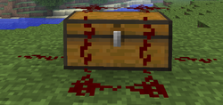 Two pieces on a double chest connected down all 4 sides of it